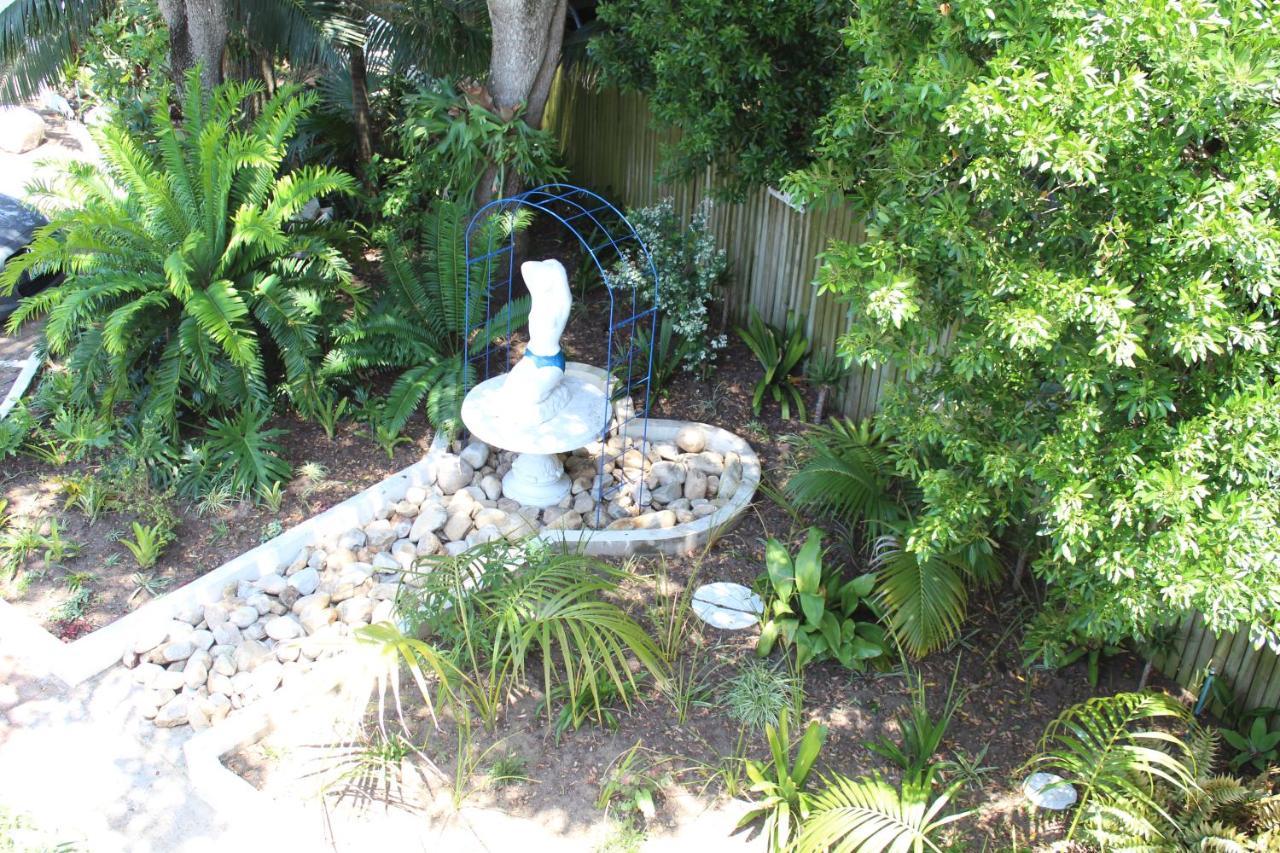 Blue'S Guest House - East London Bonza Bay Exterior foto
