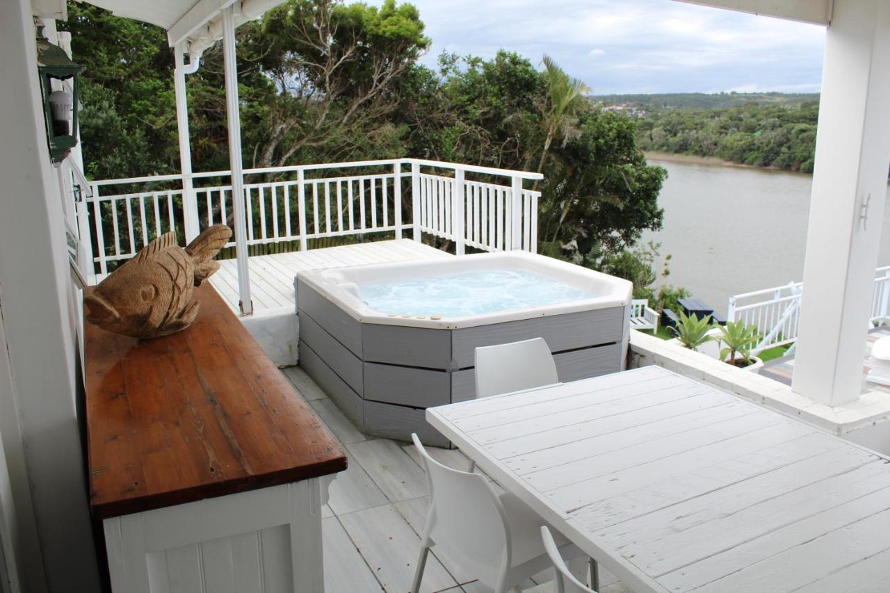 Blue'S Guest House - East London Bonza Bay Exterior foto