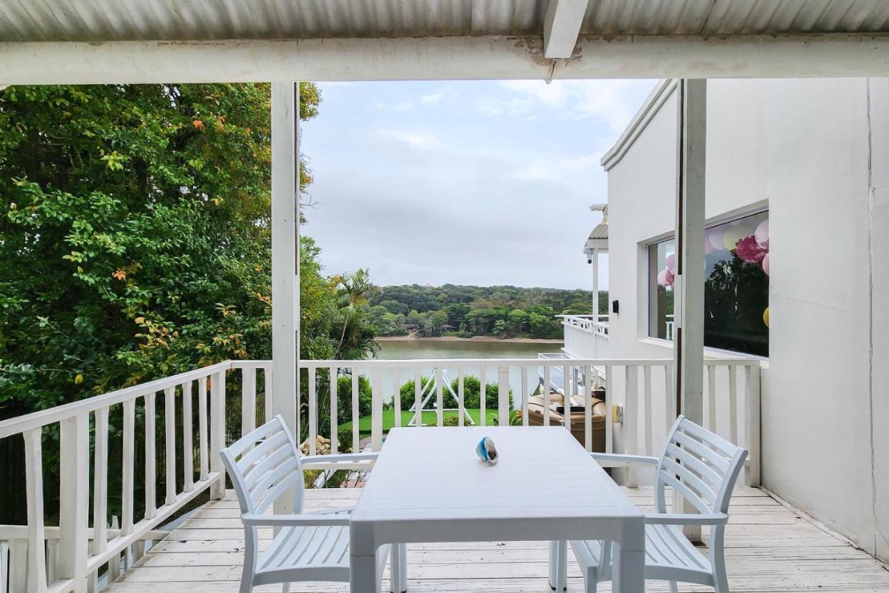 Blue'S Guest House - East London Bonza Bay Exterior foto