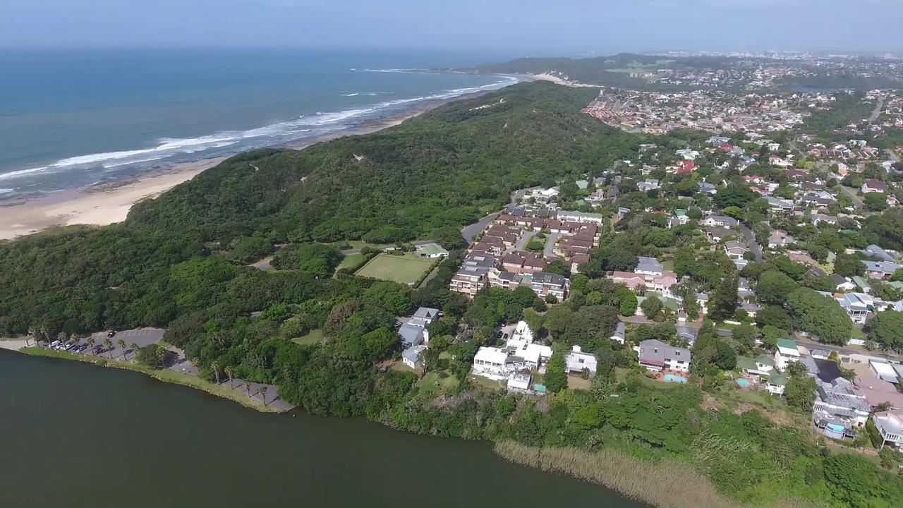 Blue'S Guest House - East London Bonza Bay Exterior foto