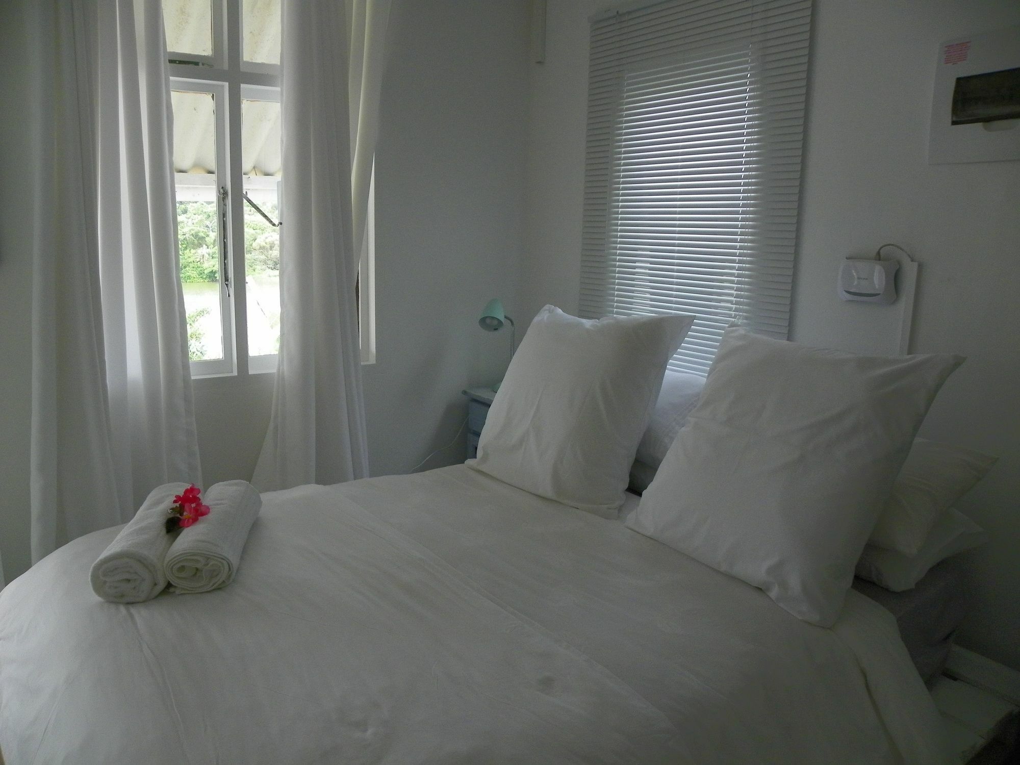 Blue'S Guest House - East London Bonza Bay Exterior foto